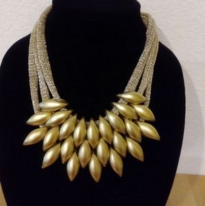 Elegant Gold Beaded Necklace